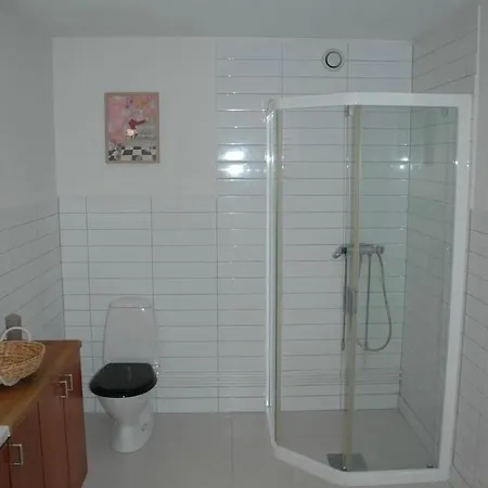 Spacious, 3br Apt! Lejlighed